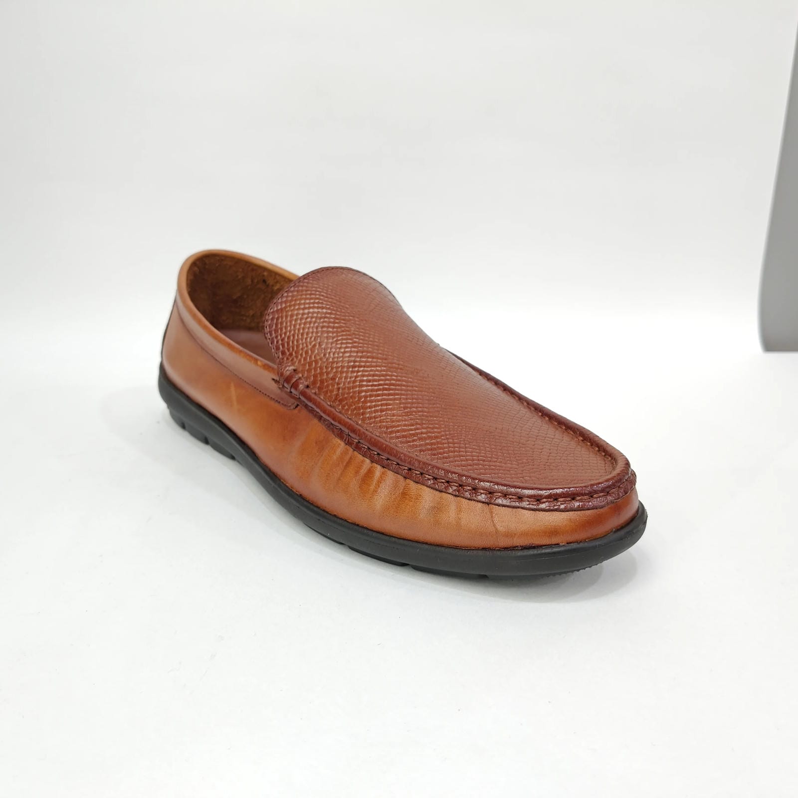 Men’s Lightweight Snake Shell Loafers – Black & Tan