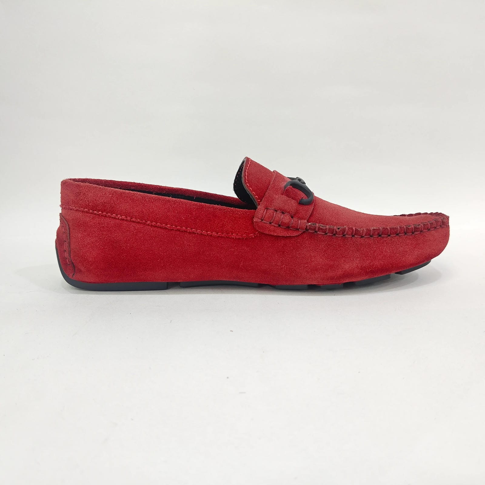Leather shoes men's medium ankle in red, showcasing premium quality and stylish design.