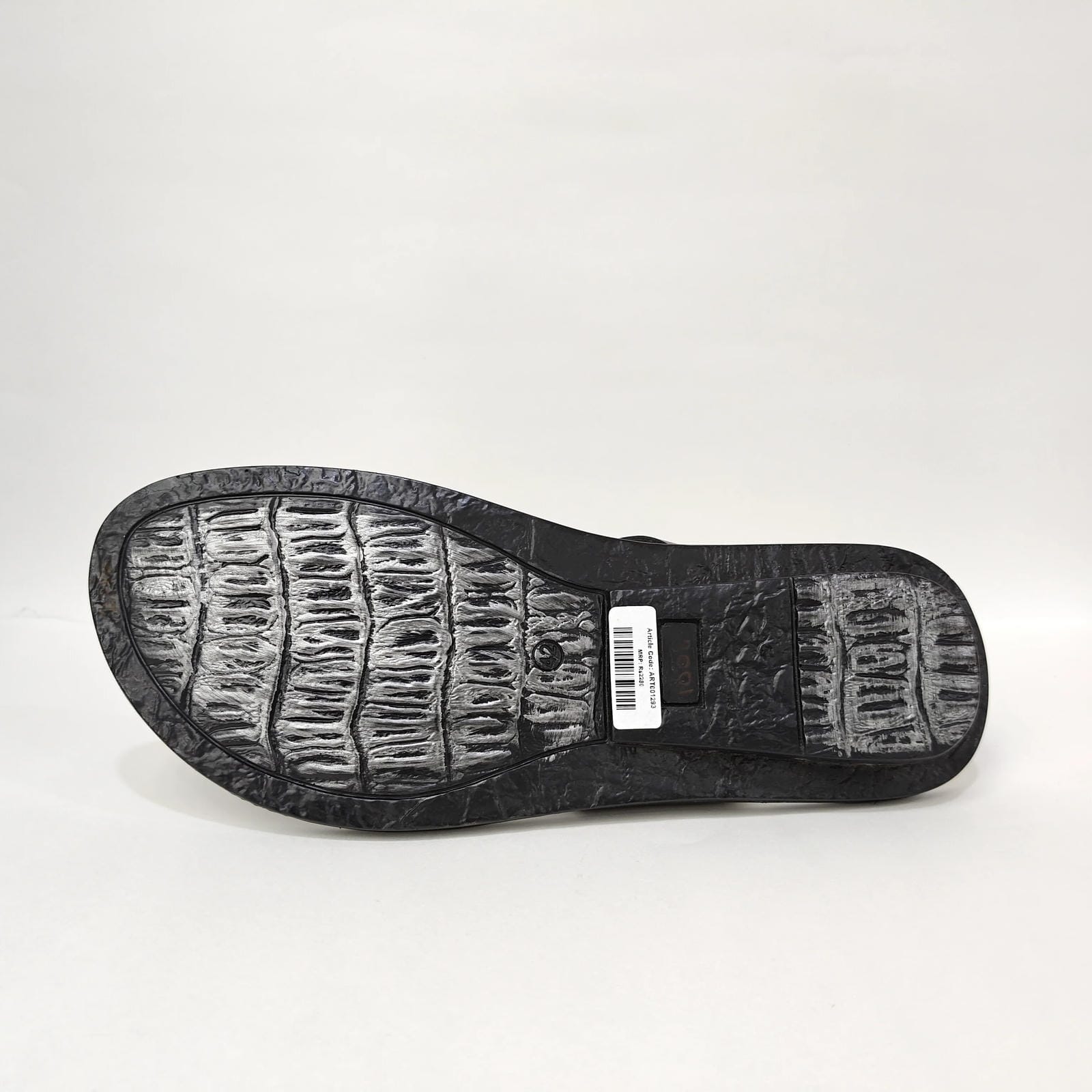 StepUpStyle Men’s Flat Leather Chappal – Black & Brown