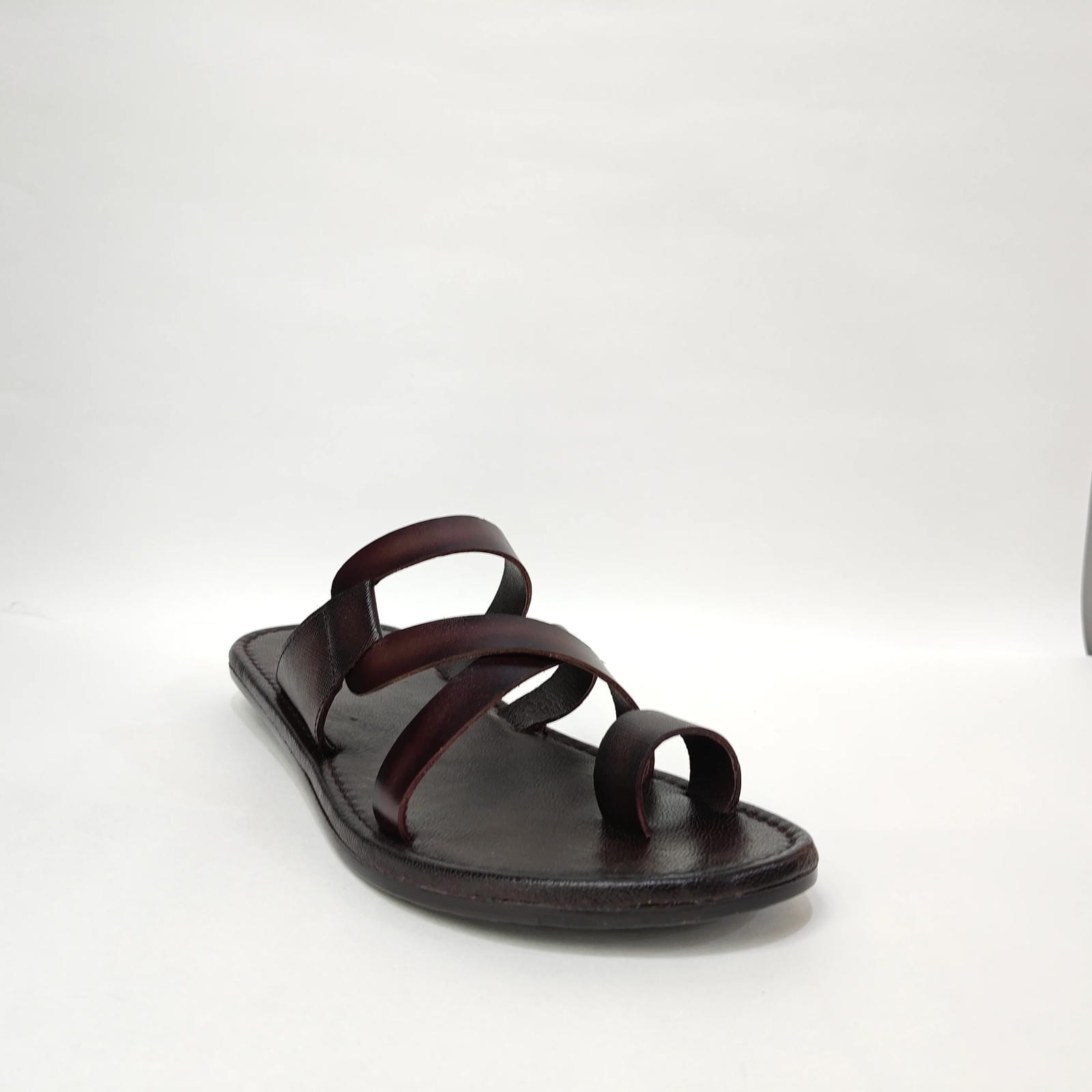 StepUpStyle Men’s Flat Leather Chappal – Black & Brown
