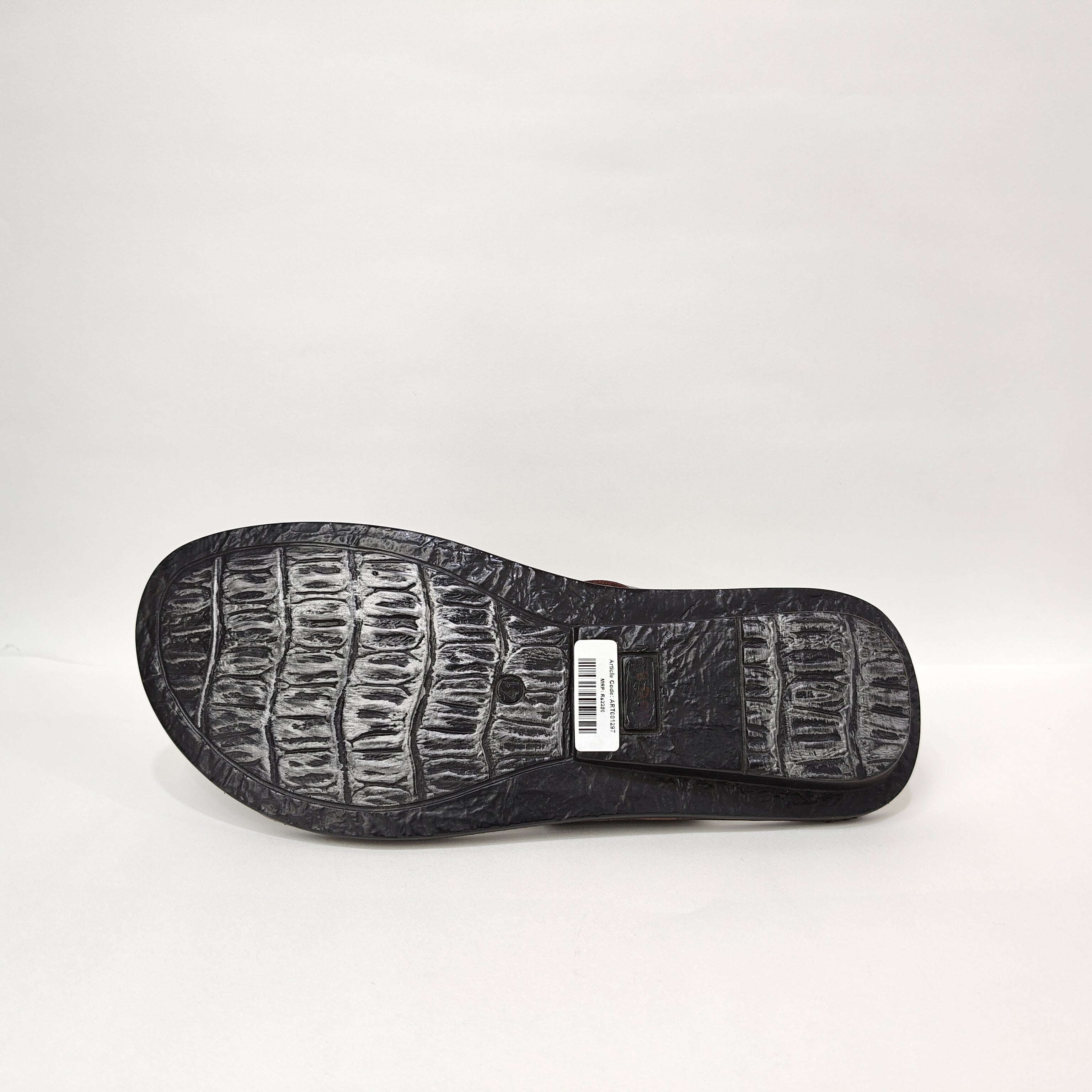 StepUpStyle Men’s Flat Leather Chappal – Black & Brown