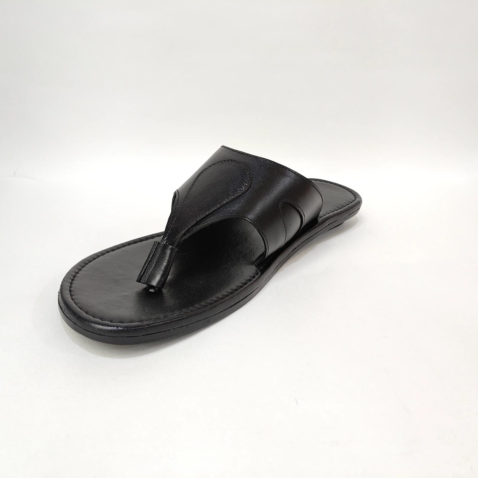 StepUpStyle Men’s Flat B Chappals – Black & Brown