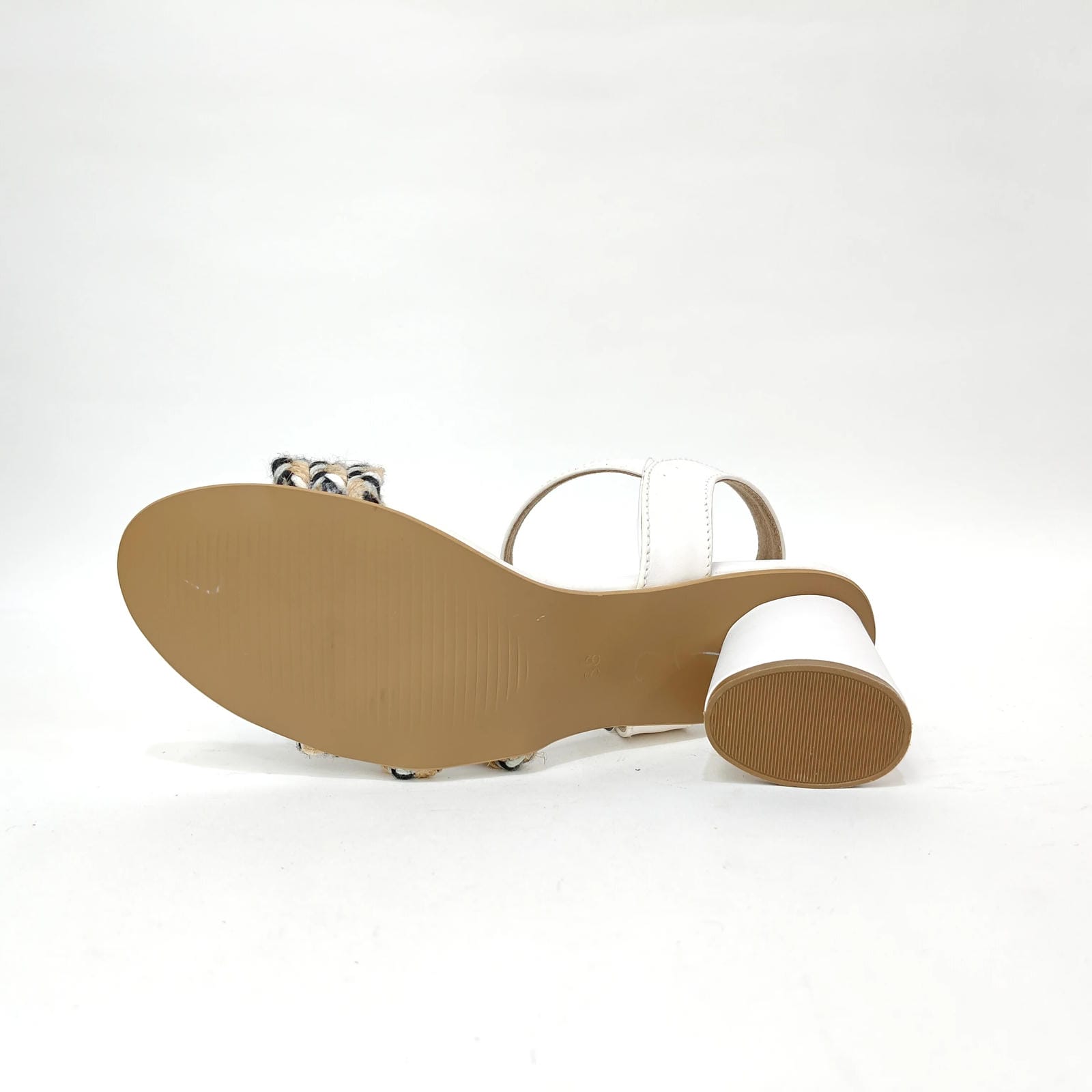 Block Heel with Village Look – Black & White