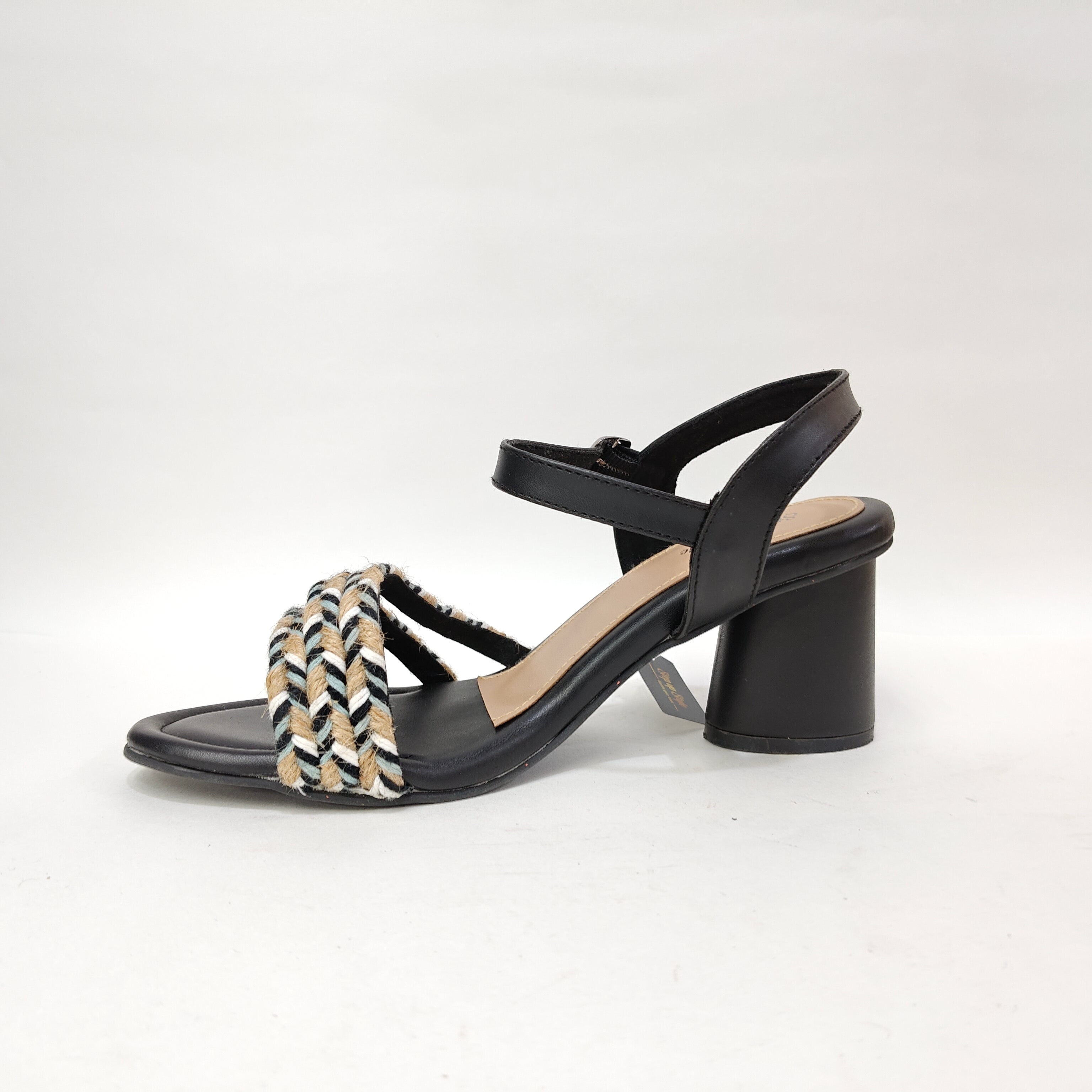 Block Heel with Village Look – Black & White