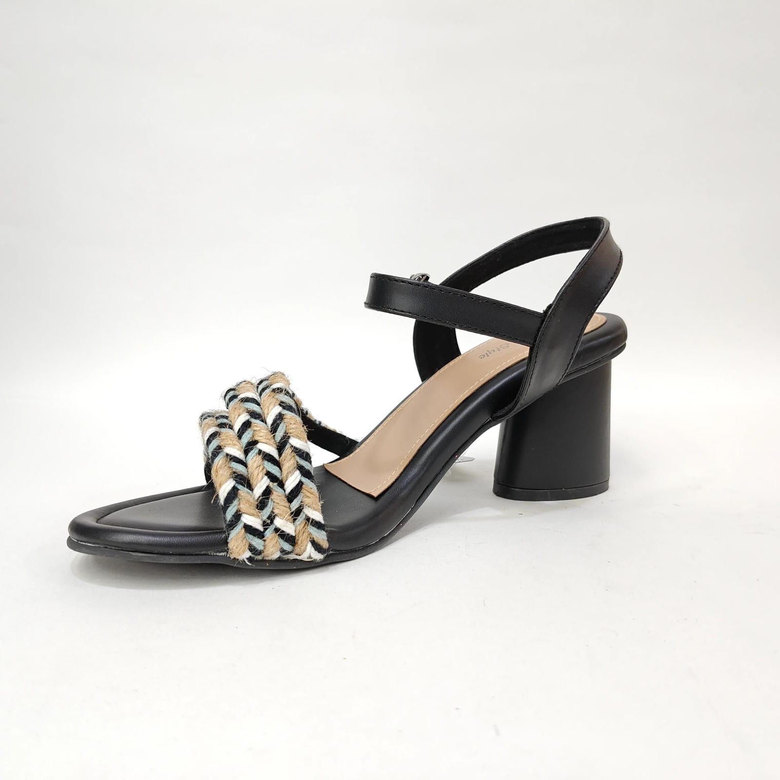Block Heel with Village Look – Black & White