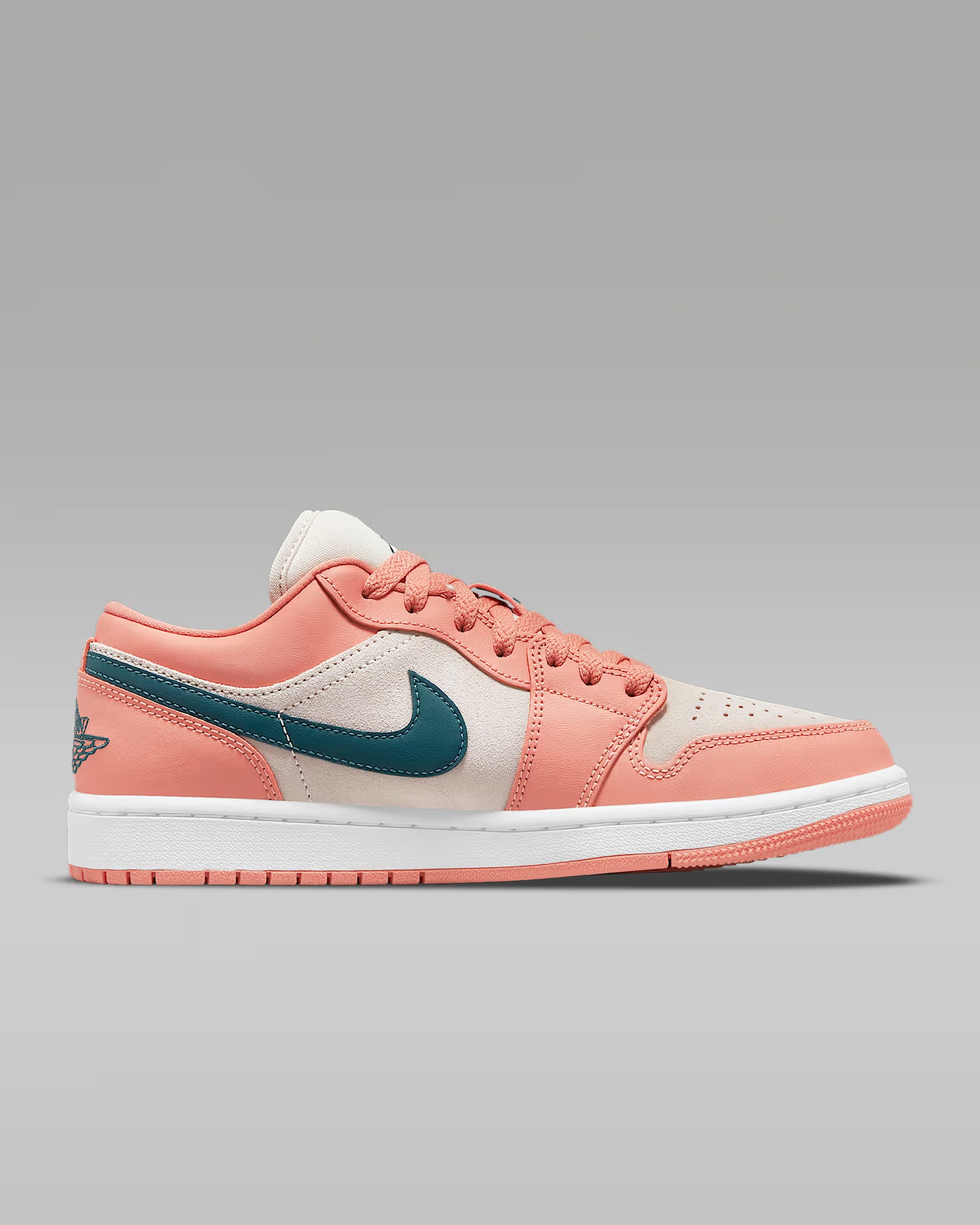 AIR JORDAN WOMENS 1 LOW