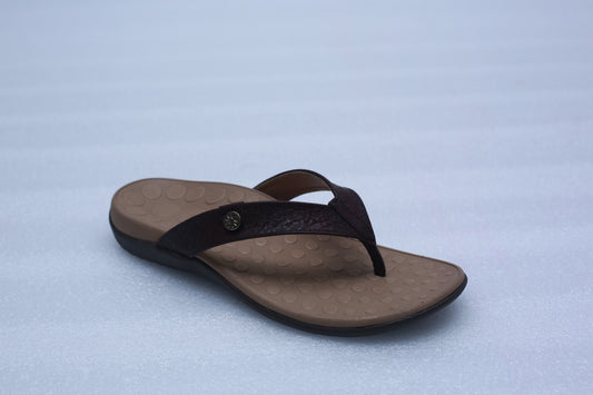 Women's Traditional Flats & Sandals