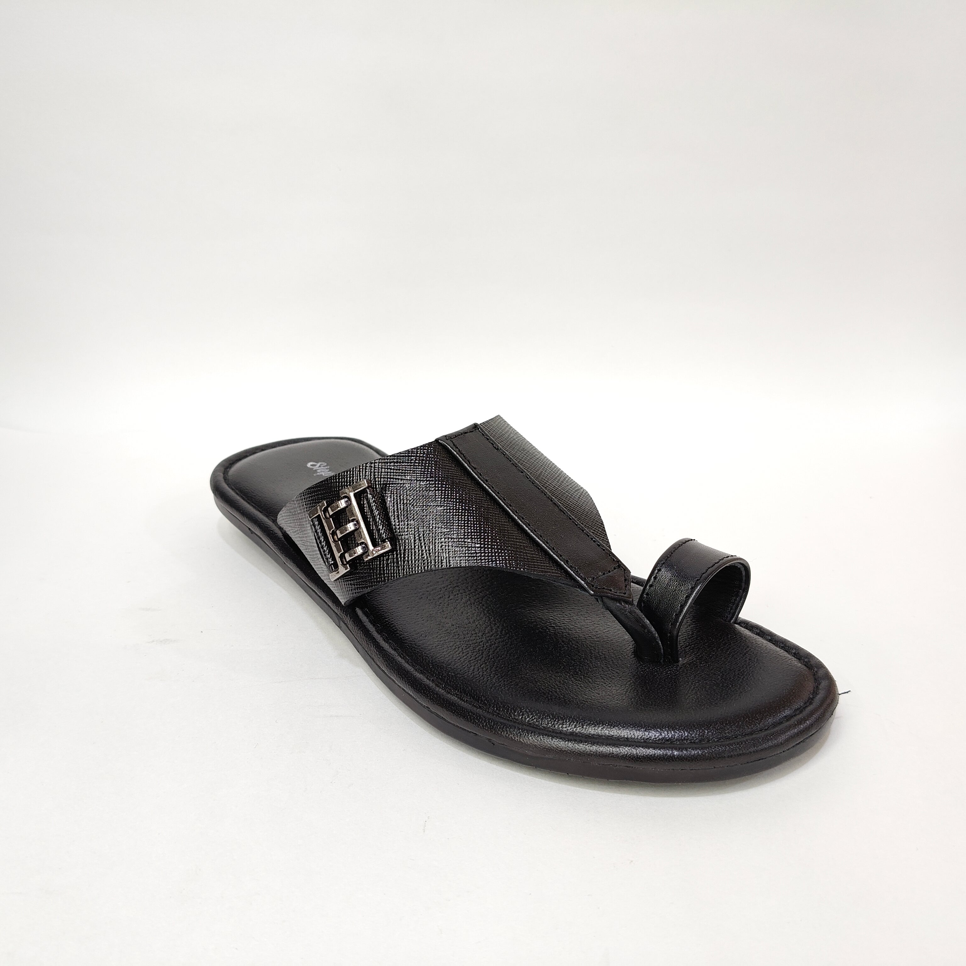 StepUpStyle Men’s Flat Chain P Chappal – Black & Tan