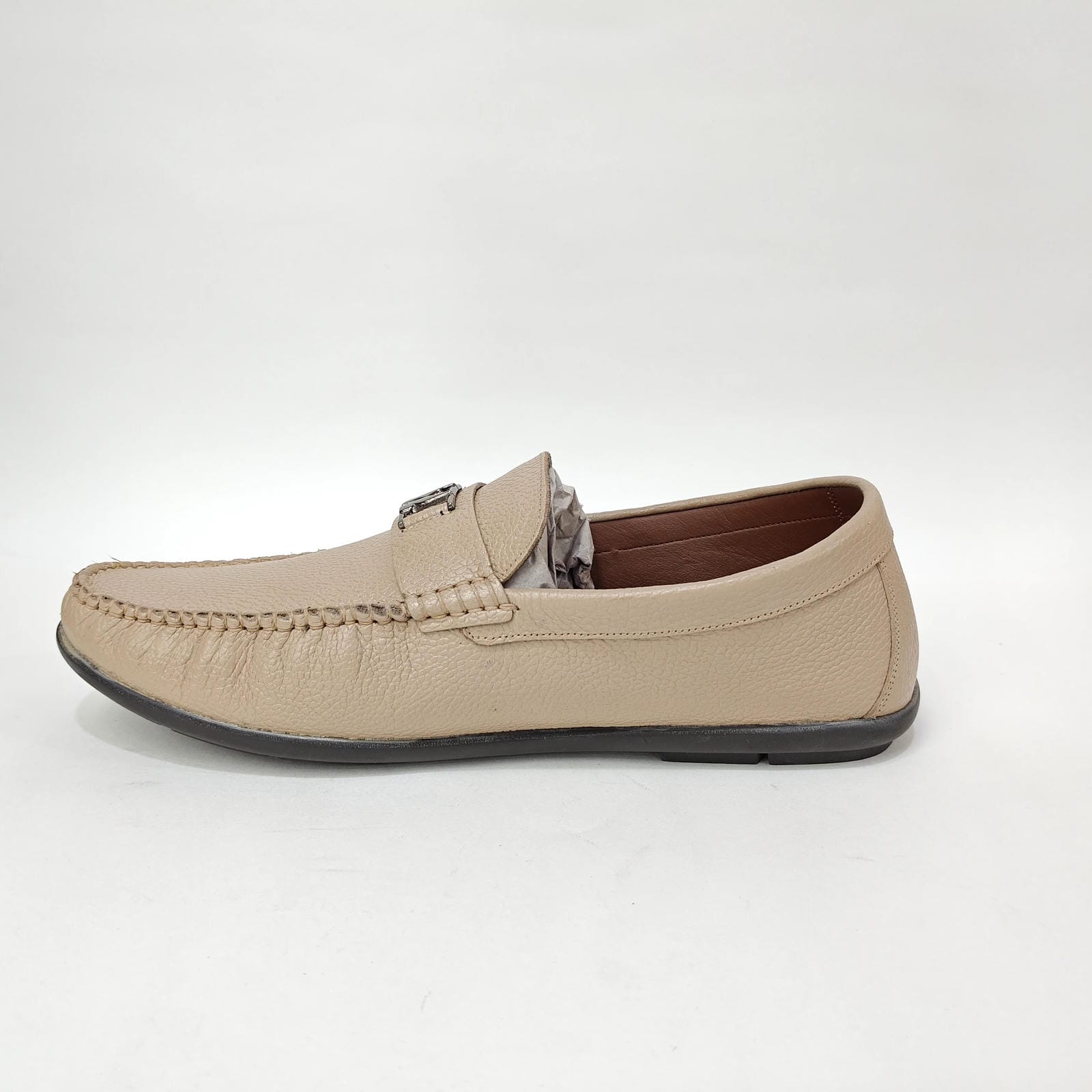 StepUpStyle Men’s Loafer with Butterfly Pattern – Cream & Black
