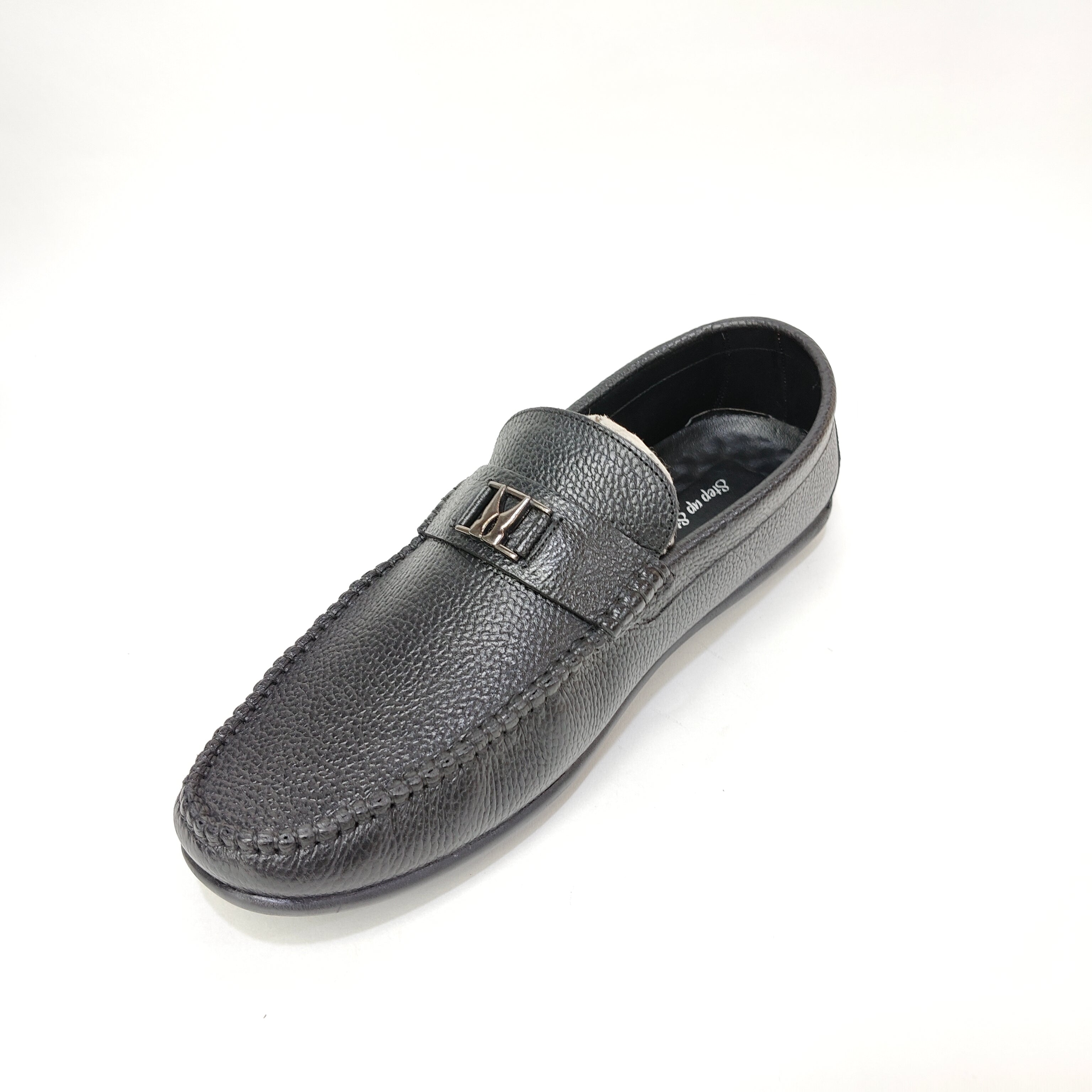 StepUpStyle Men’s Loafer with Butterfly Pattern – Cream & Black