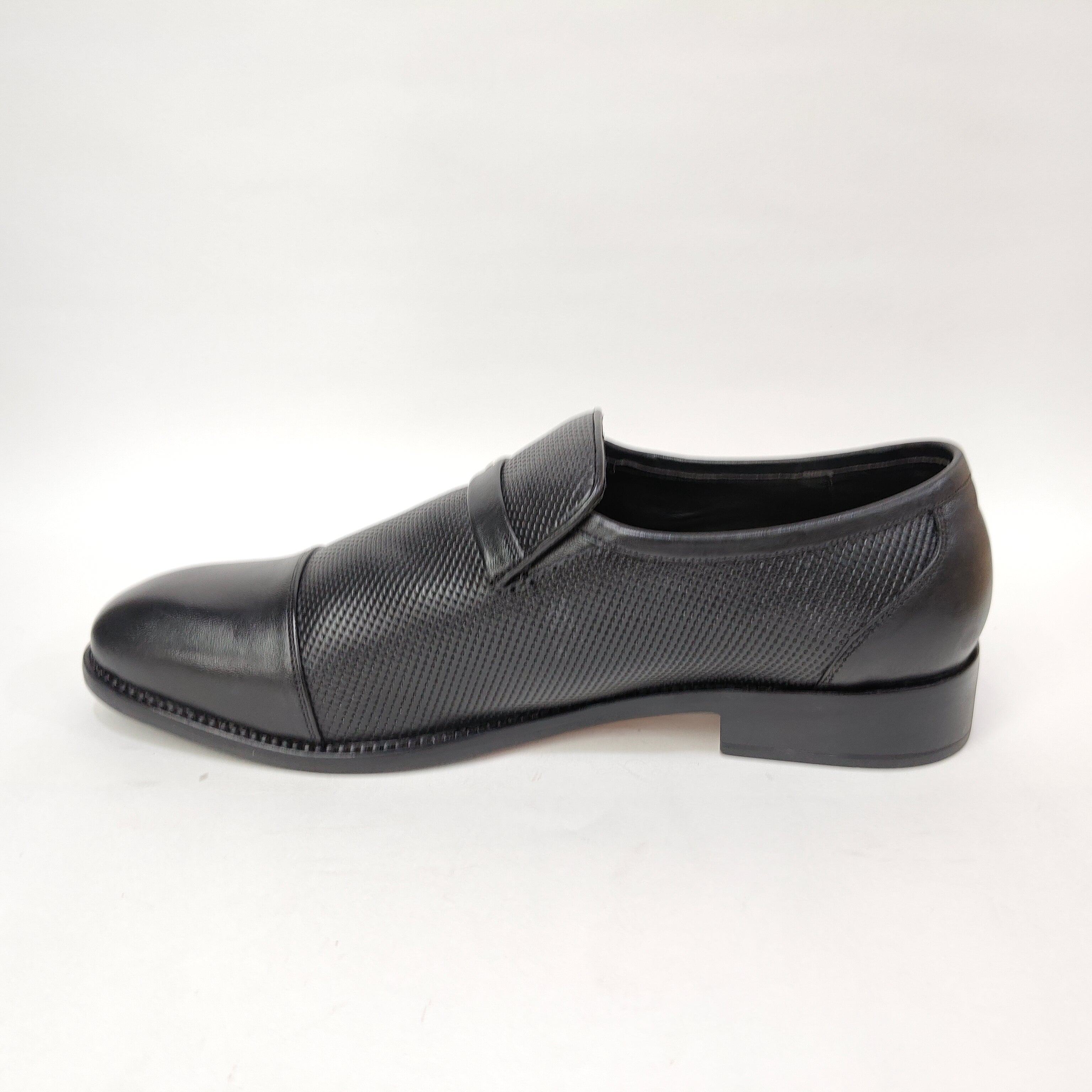StepUpStyle Men’s Dots Formal Shoe – Black & Tan